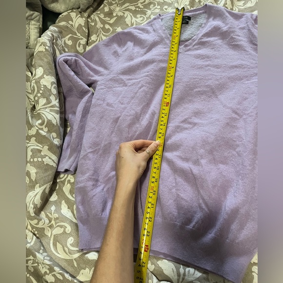 Wool / Cashmere lavender v neck sweater size small - Picture 7 of 8